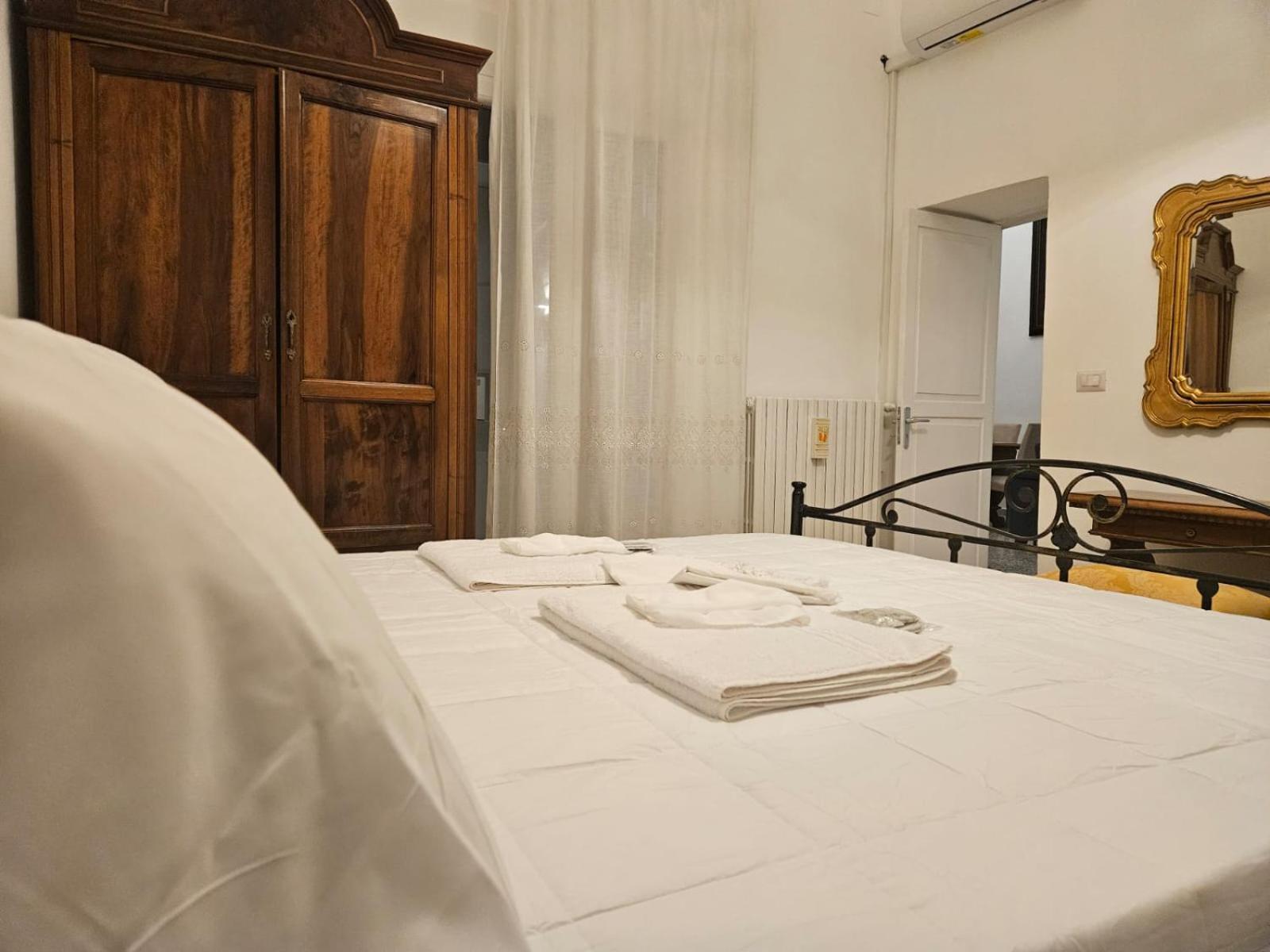 Mayu'S House , Dimora Nel Centro Storico Di Lecce Luaran gambar