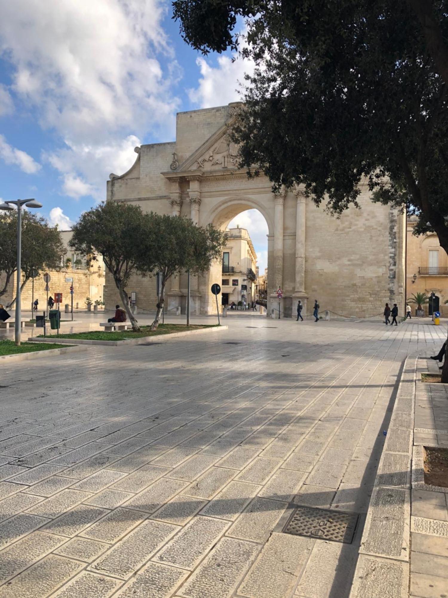 Mayu'S House , Dimora Nel Centro Storico Di Lecce Luaran gambar